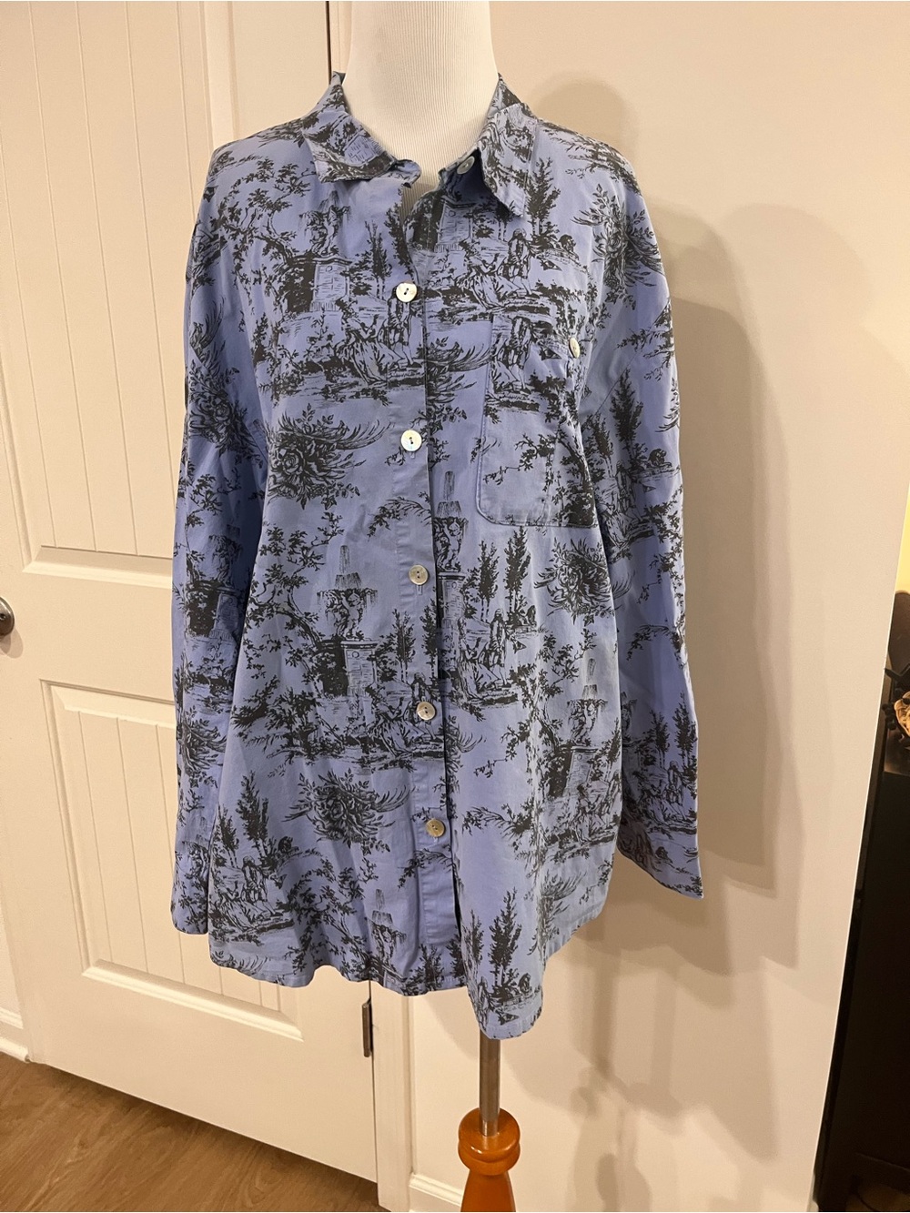 Blue toile Print Button-Up Shirt